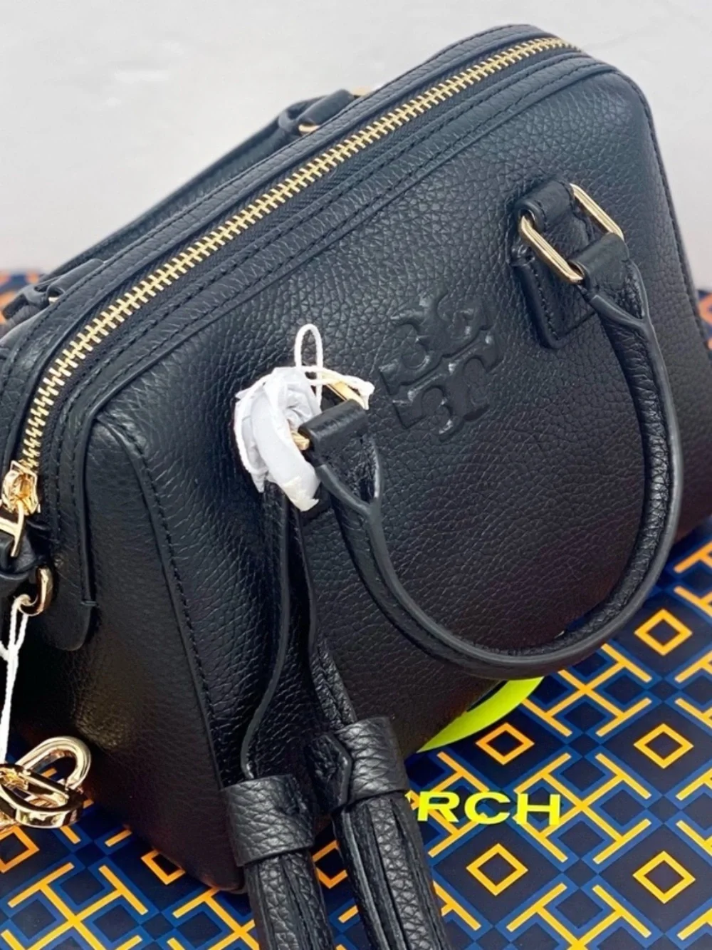 Tory Burch compact pebbled